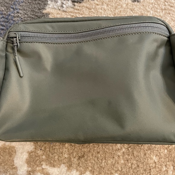 Lululemon Everywhere Belt Bag Large 2L - Picture 2 of 12